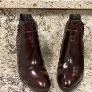 Tod’s heeled booties size 36 in Bordeaux color.